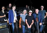 Banda britânica Dire Straits Legacy apresenta sucessos em show na capital baiana