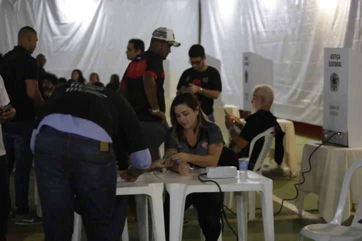 Paulo Carneiro é eleito presidente do Vitória no primeiro turno