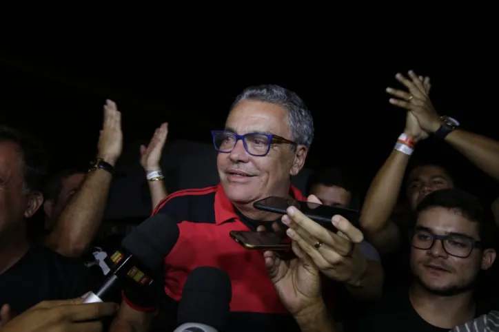 Paulo Carneiro é eleito presidente do Vitória no primeiro turno