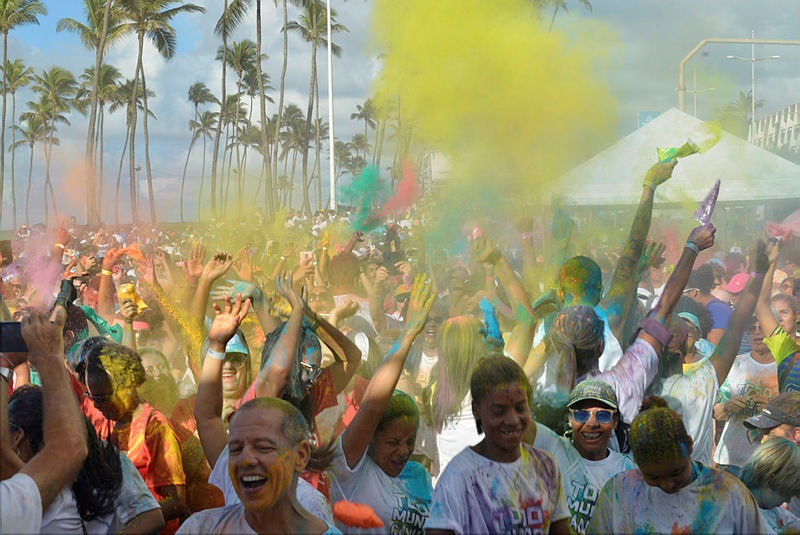 Corrida em prol do Hospital Martagão Gesteira colore as ruas de Salvador