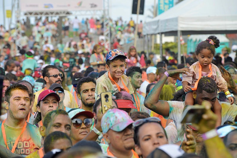 Corrida em prol do Hospital Martagão Gesteira colore as ruas de Salvador