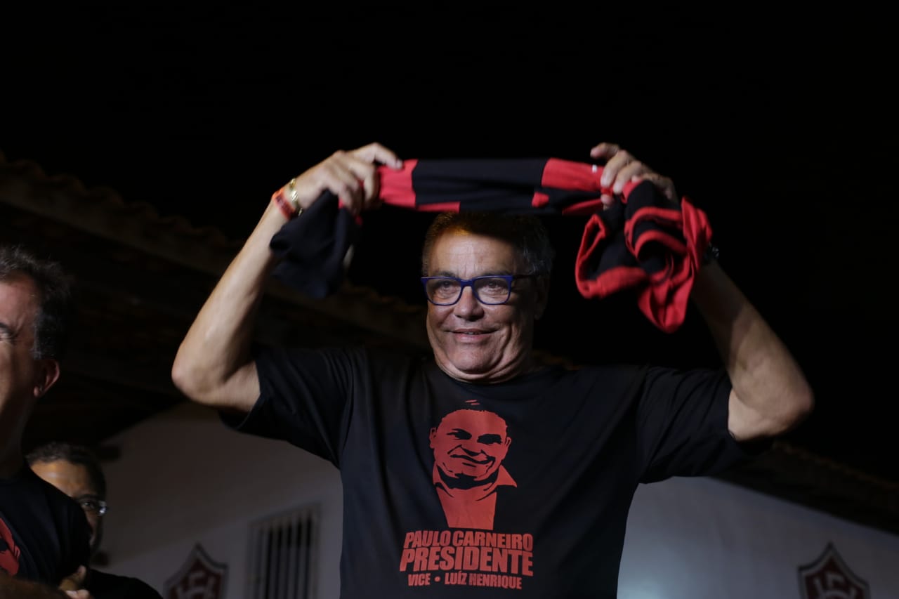 Paulo Carneiro é eleito presidente do Vitória no primeiro turno