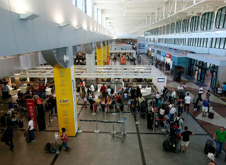 Após últimos anos com péssimo desempenho, aeroporto baiano começa a melhorar avaliação