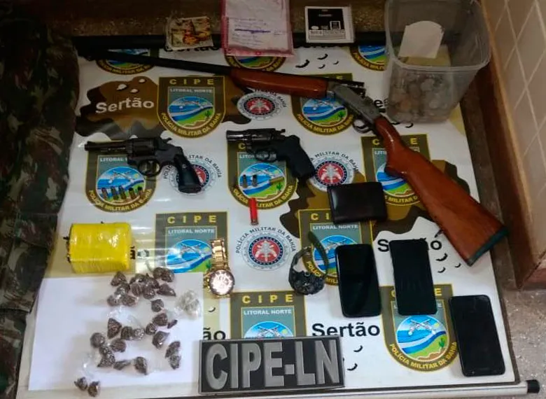 Material foi encontrado com os suspeitos