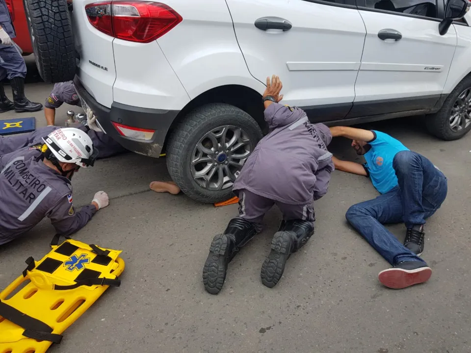 Vítima conduzia uma moto quando colidiu com o veículo