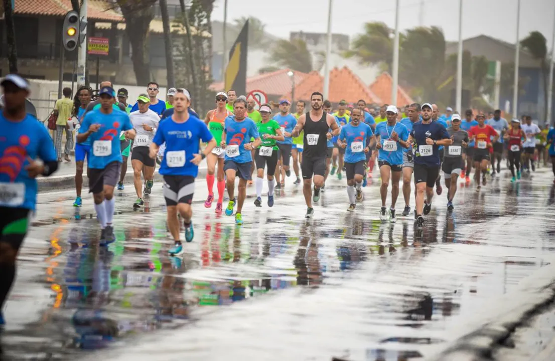 Corrida de 21 km liga o Farol da Barra ao Farol de Itapuã