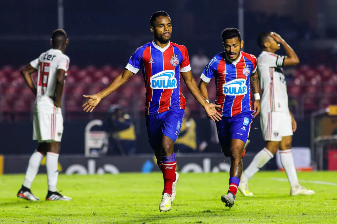 Élber marcou no contra-ataque, e o Esquadrão trouxe a vantagem para o jogo de volta, em Salvador