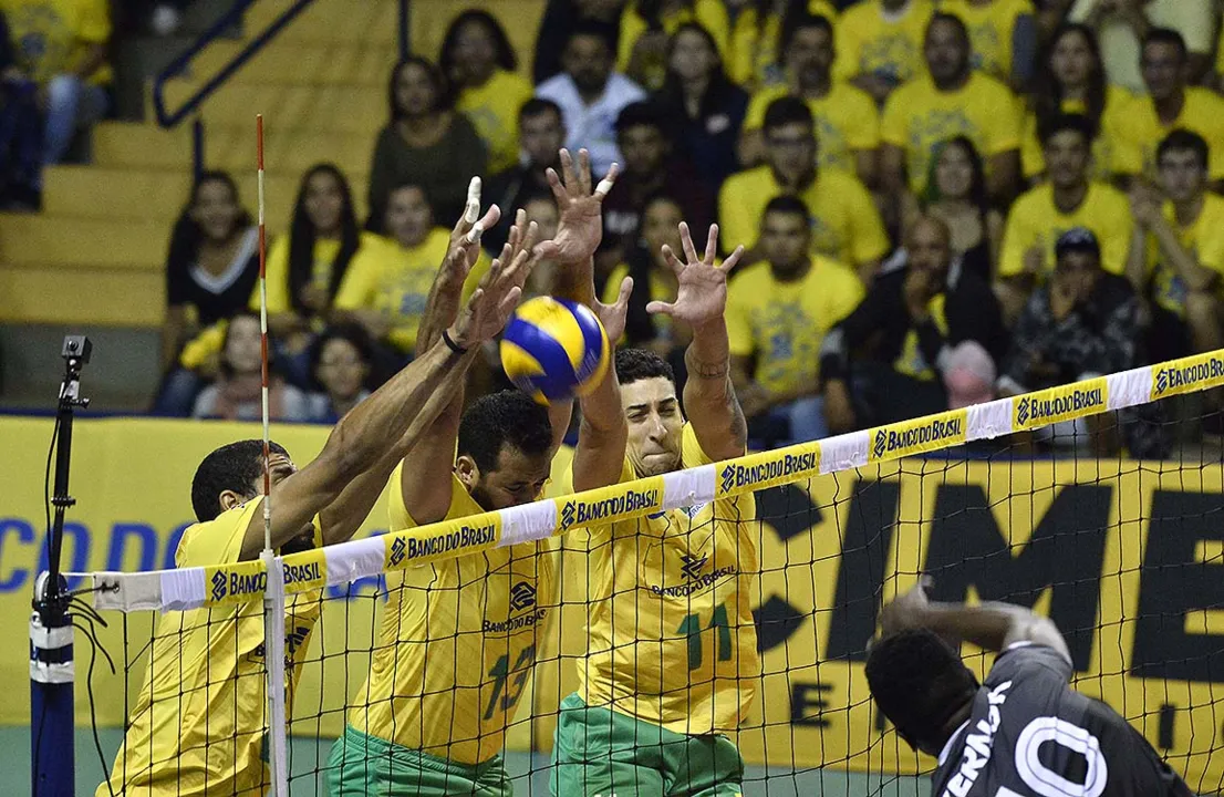 Equipe do técnico Renan Dal Zotto superou o adversário no tie break