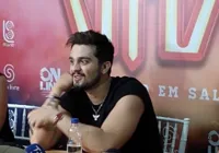 "Eu to meio por fora, sem saber", diz Luan Santana sobre "Juntos e Shallow now"