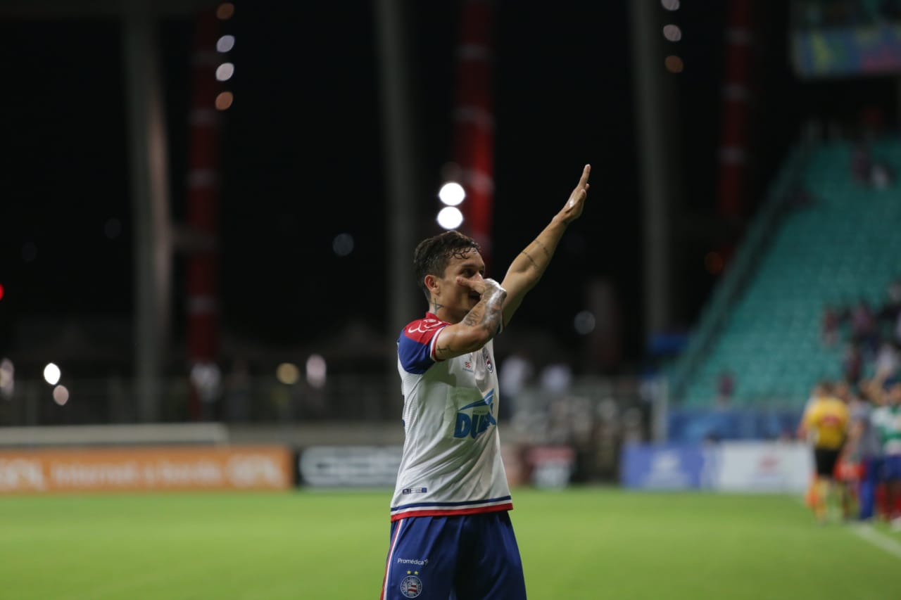 Com dois gols de Gilberto e Artur, Bahia vence o Fluminense na Arena Fonte Nova