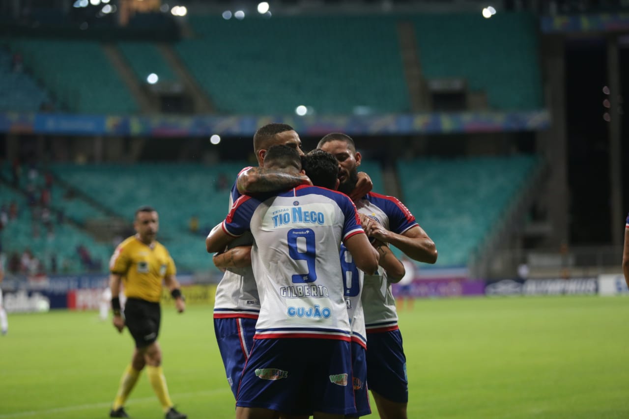 Com dois gols de Gilberto e Artur, Bahia vence o Fluminense na Arena Fonte Nova