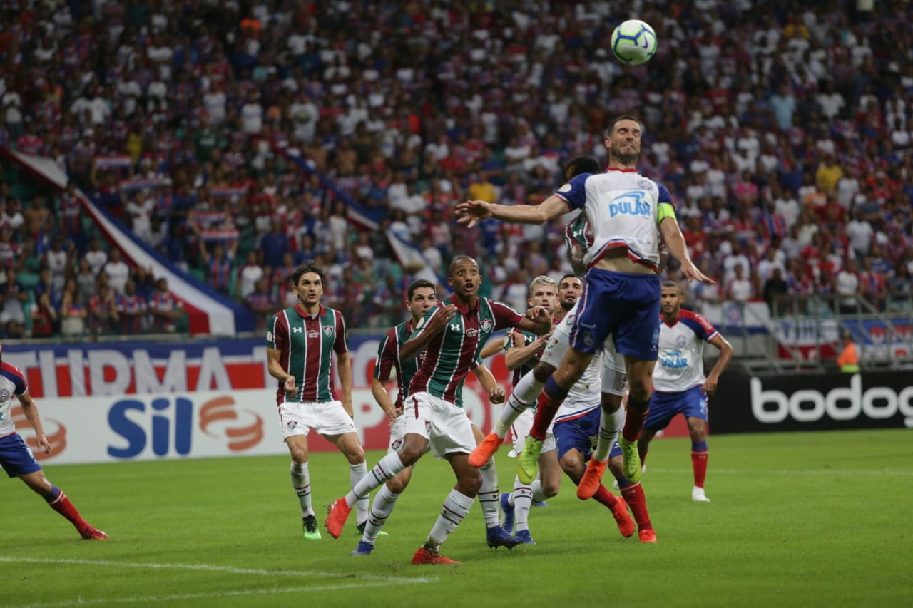 Com dois gols de Gilberto e Artur, Bahia vence o Fluminense na Arena Fonte Nova