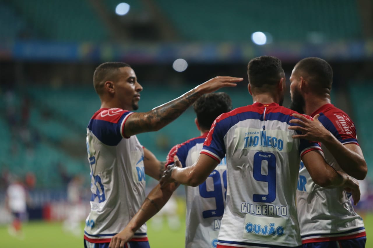 Com dois gols de Gilberto e Artur, Bahia vence o Fluminense na Arena Fonte Nova