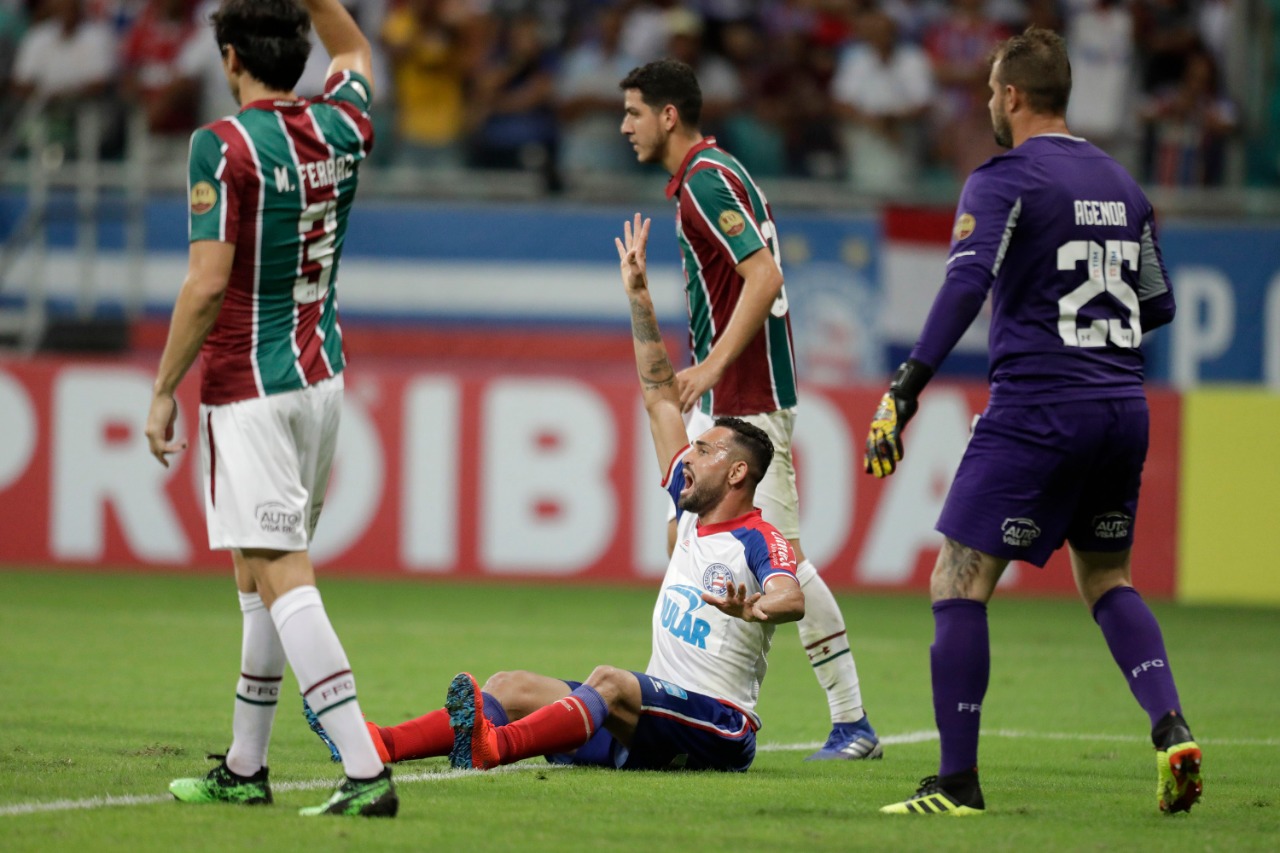 Com dois gols de Gilberto e Artur, Bahia vence o Fluminense na Arena Fonte Nova