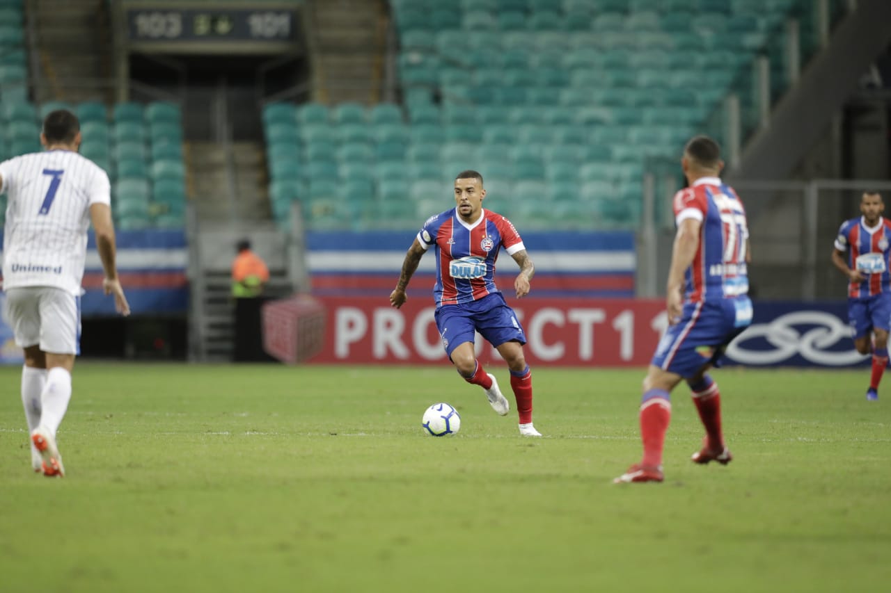 Bahia vence Avaí em casa e se reabilita no Brasileirão