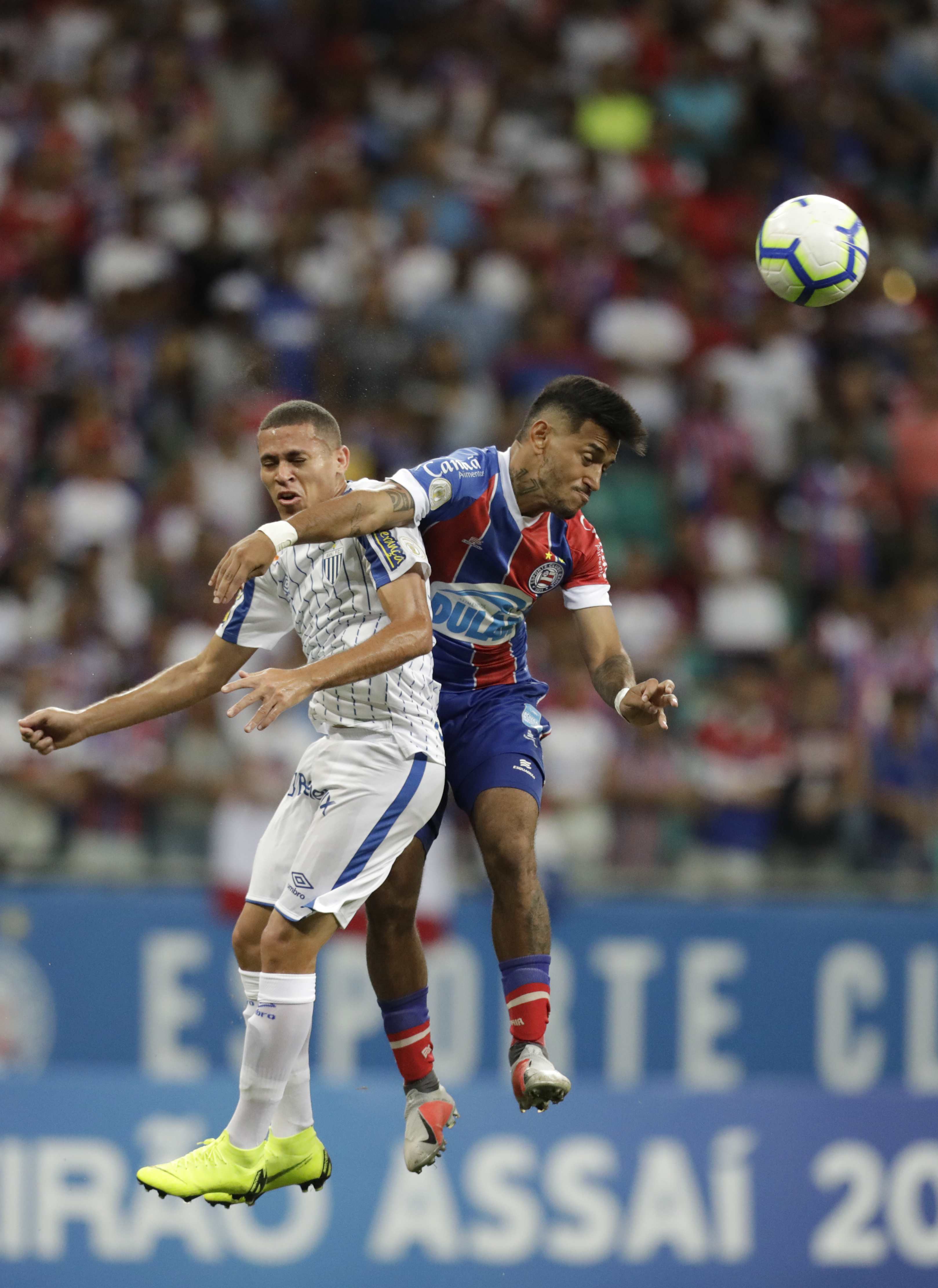 Bahia vence Avaí em casa e se reabilita no Brasileirão