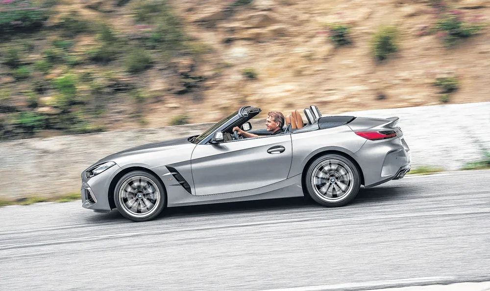 A terceira geração do roadster, fabricada na Áustria, está à venda por R$ 309.950