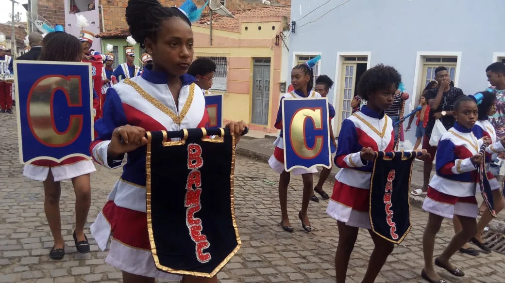 Banda Marcial do Colégio Estadual da Cachoeira foi uma das participantes do desfile