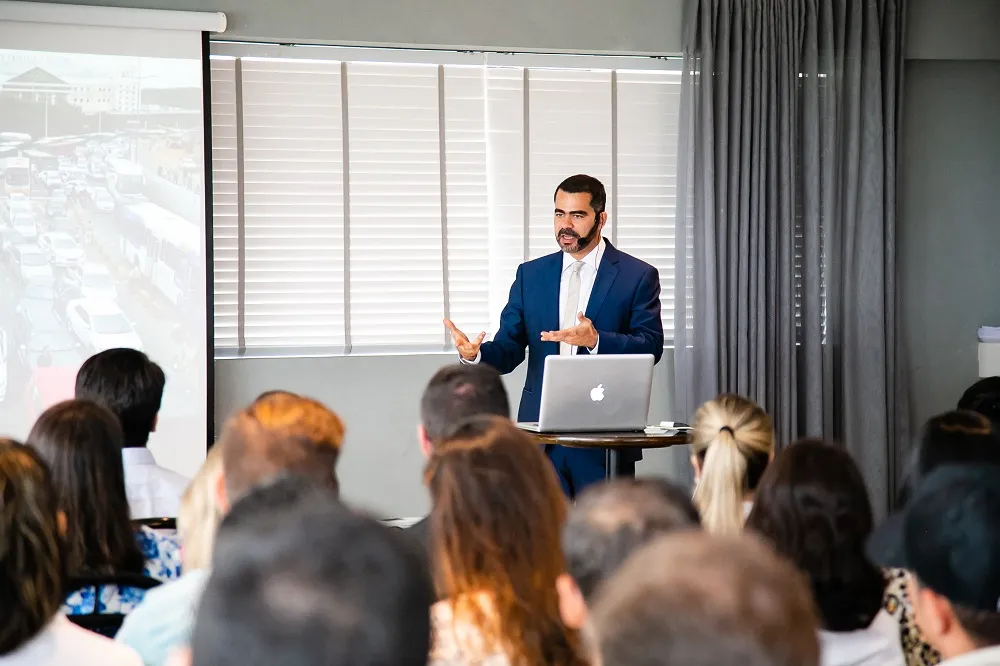 O consultor de carreiras Cristiano Saback defende a regulamentação