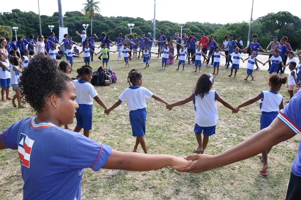 o dia contou com um abraço simbólico de estudantes à lagoa do Abaeté