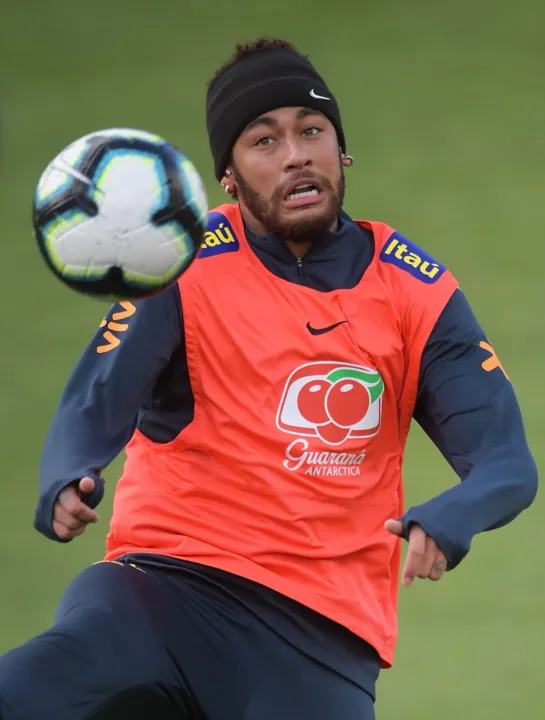 Atacante deixou problemas de lado e estará em campo para último teste antes da estreia