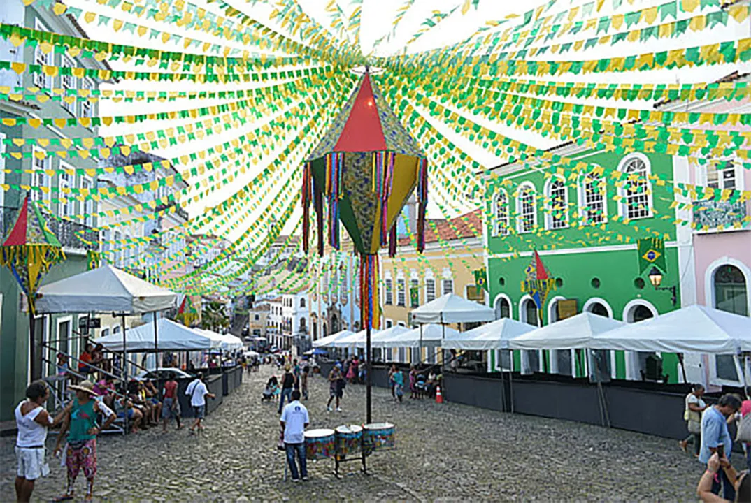 Filomena Bagaceira, Norberto Curvelo e Tio Barnabé abrem a primeira noite de festas