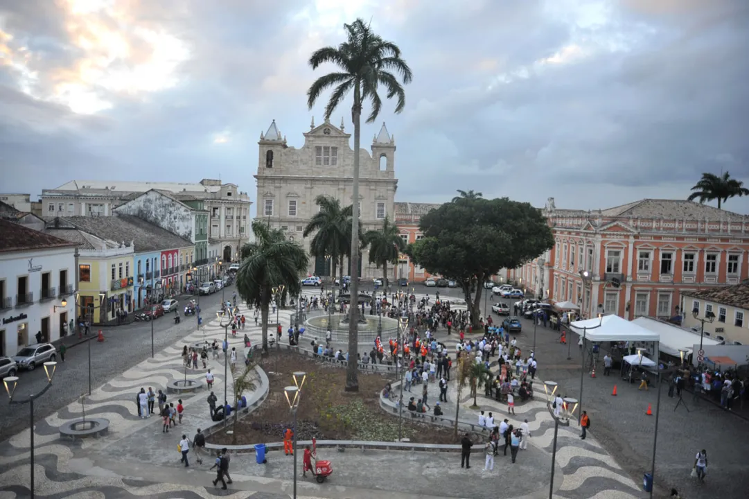 Obra foi concluída em nove meses, envolvendo pavimentação, arborização e restauração da fonte