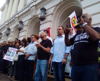 Caso Paulo Colombiano: rodoviários protestam no Fórum Ruy Barbosa