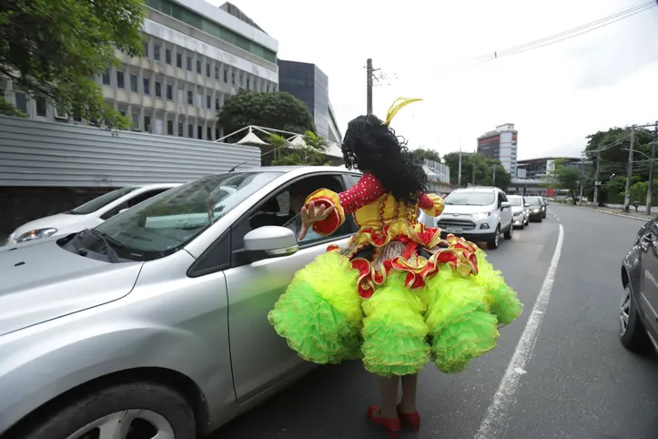 Imagem ilustrativa da imagem Tradição e resistência: dançarinas de quadrilhas juninas mantêm a cultura viva