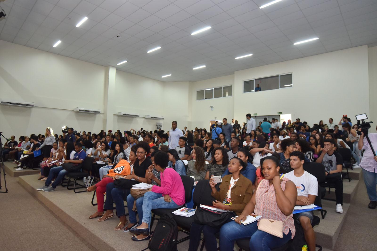 Curso pré-vestibular disponibiliza 800 vagas gratuitas em Salvador