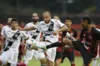 Vitória bate a Ponte Preta de virada em casa, mas ainda segue no Z-4