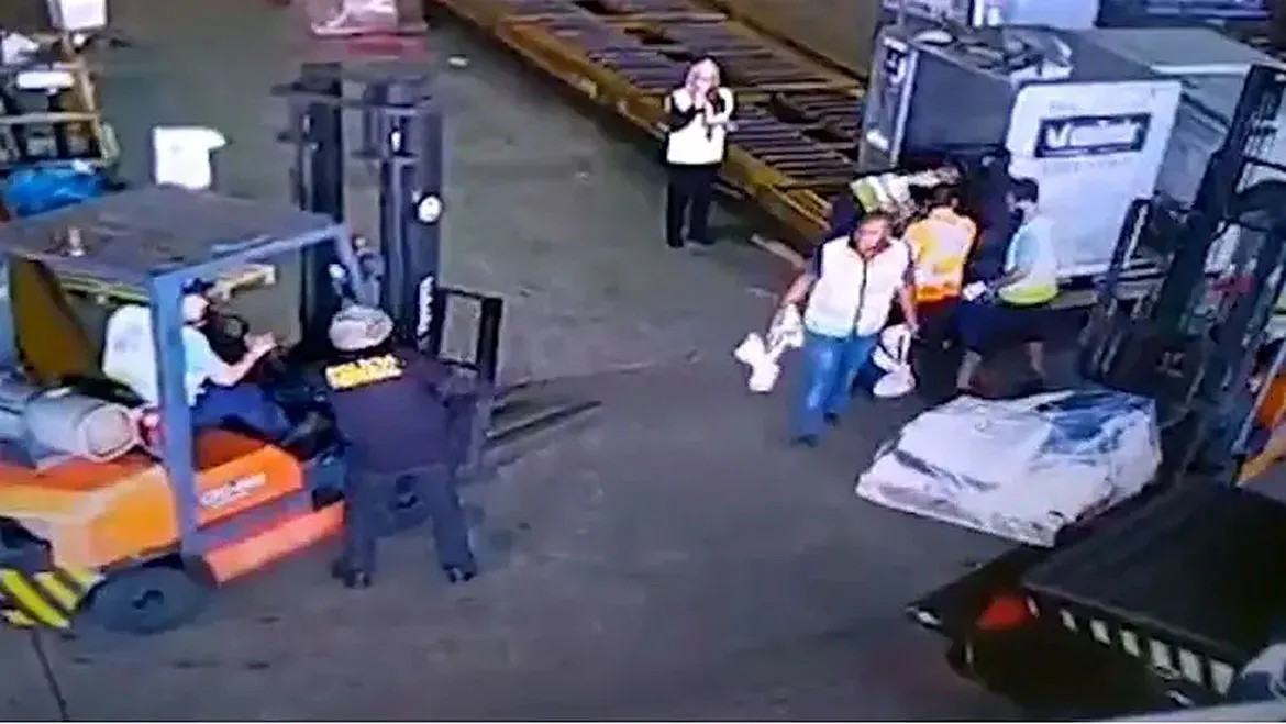 Imagens mostram que ação durou pouco mais de dois minutos