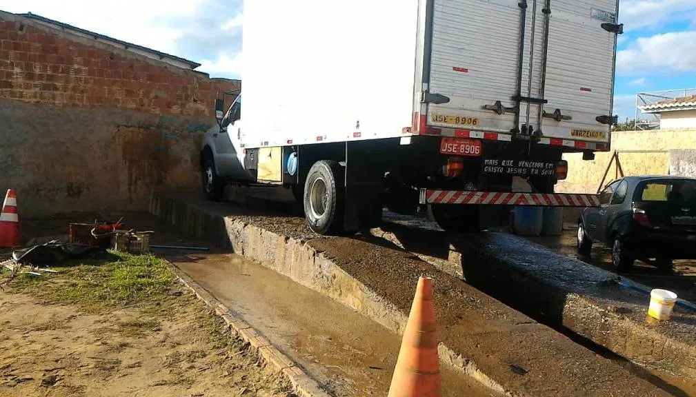 A fiscalização ambiental visitou sete estabelecimentos e, destes, cinco receberam a equipe e foram notificados por não possuírem a caixa separadora de água e óleo.