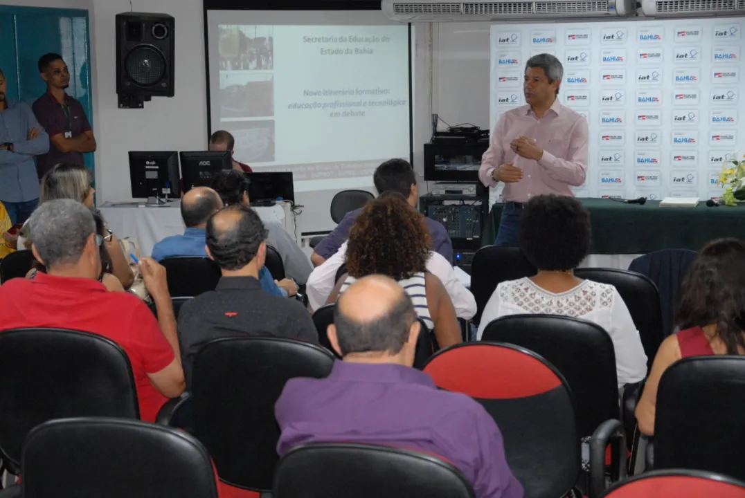 Gestores da SEC e dos NTEs participam de formação voltada para uma agenda pedagógica que venha repercutir nas escolas e fortalecer as aprendizagens.