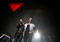 Com Fonte Nova lotada, Sandy e Júnior fazem público voltar no tempo