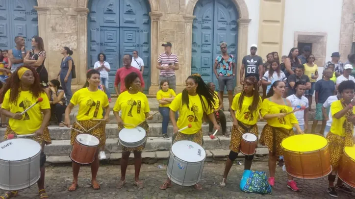 2 de Julho: cortejo com os caboclos chega ao Campo Grande