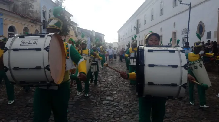 2 de Julho: cortejo com os caboclos chega ao Campo Grande