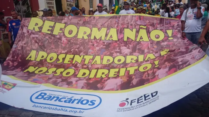 2 de Julho: cortejo com os caboclos chega ao Campo Grande