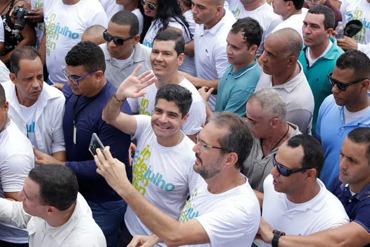 2 de Julho: cortejo com os caboclos chega ao Campo Grande