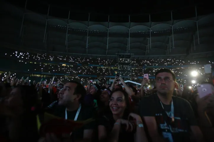 Com Fonte Nova lotada, Sandy e Júnior fazem público voltar no tempo