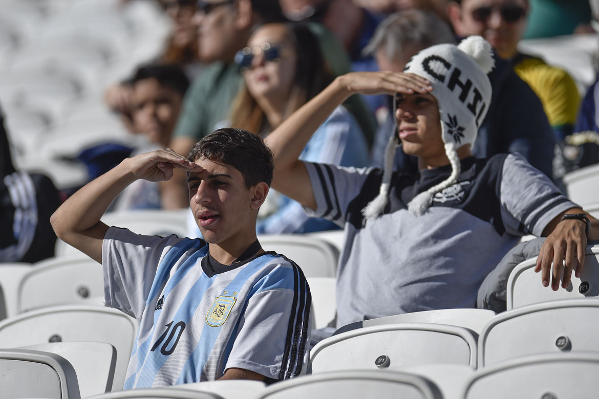 Argentina tem Messi expulso, mas vence Chile e fica com 3º lugar na Copa América