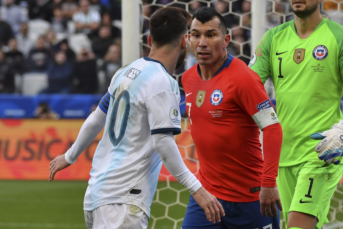 Argentina tem Messi expulso, mas vence Chile e fica com 3º lugar na Copa América