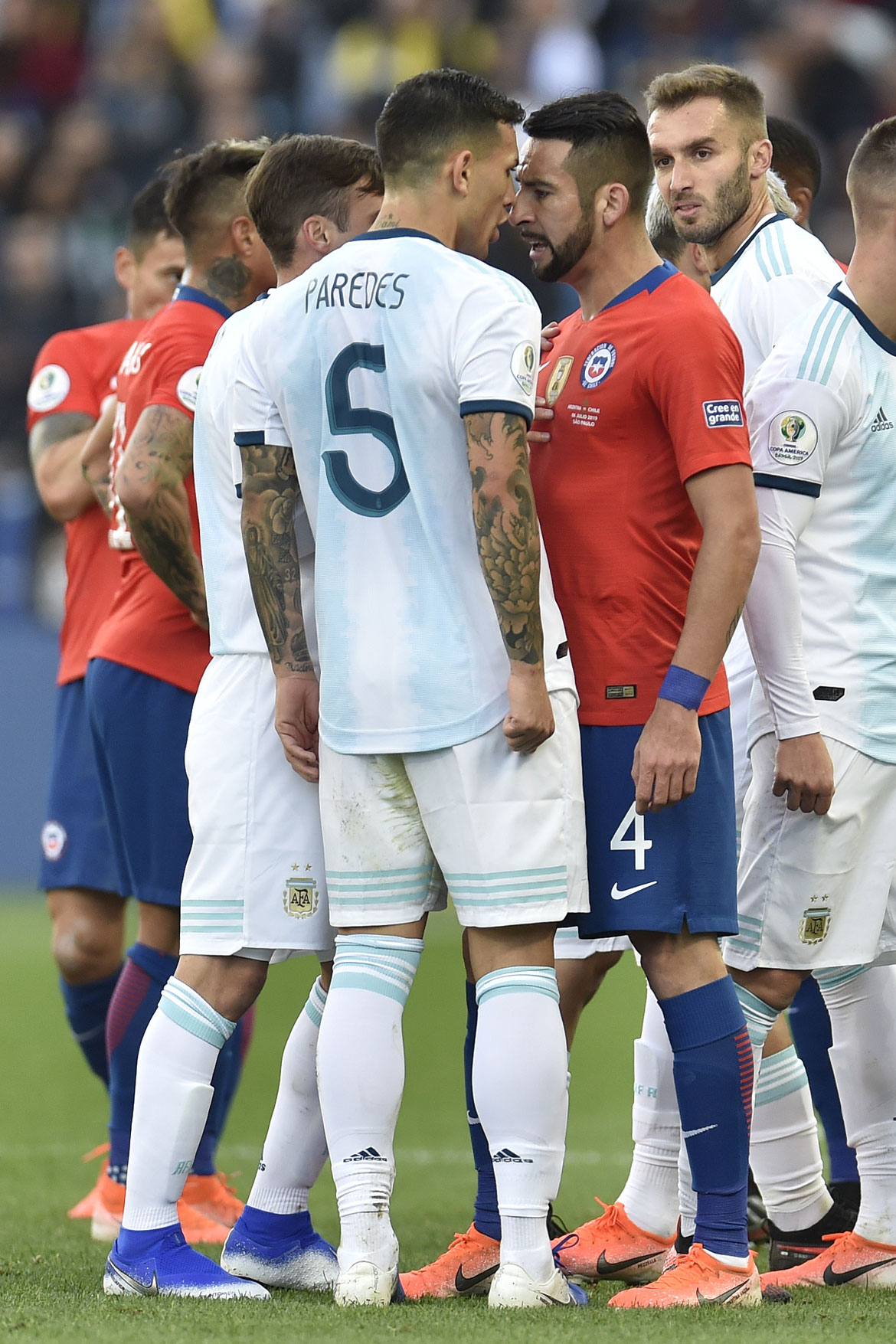 Argentina tem Messi expulso, mas vence Chile e fica com 3º lugar na Copa América