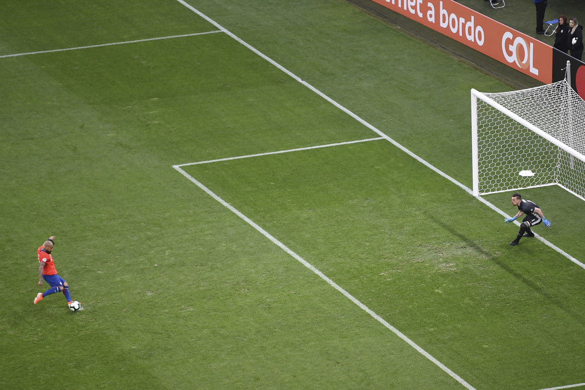 Argentina tem Messi expulso, mas vence Chile e fica com 3º lugar na Copa América