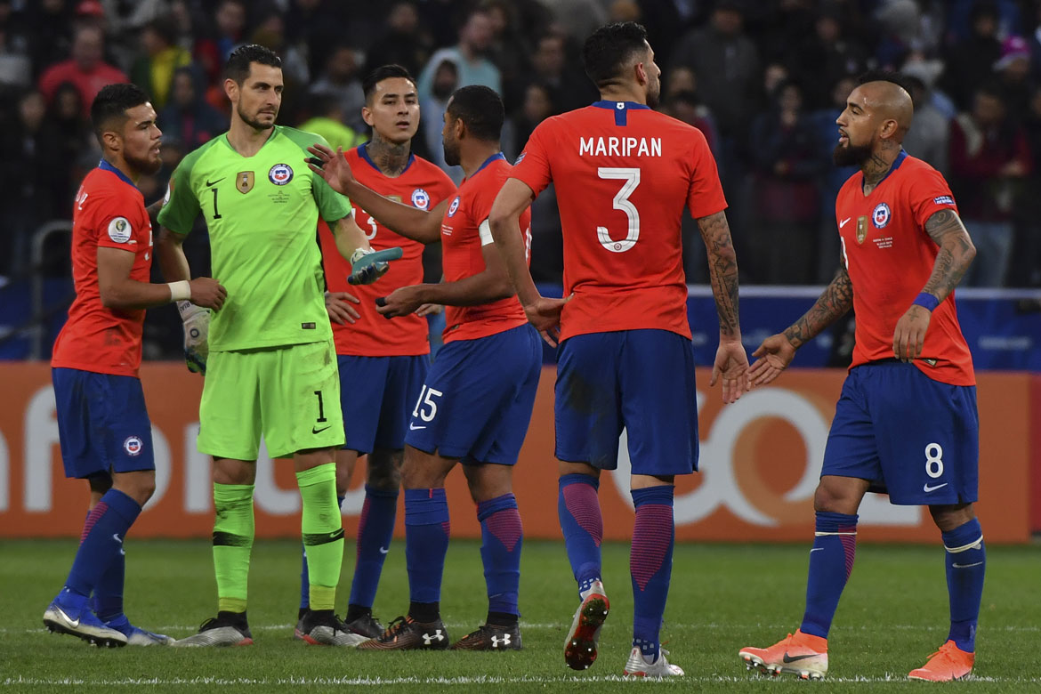 Argentina tem Messi expulso, mas vence Chile e fica com 3º lugar na Copa América