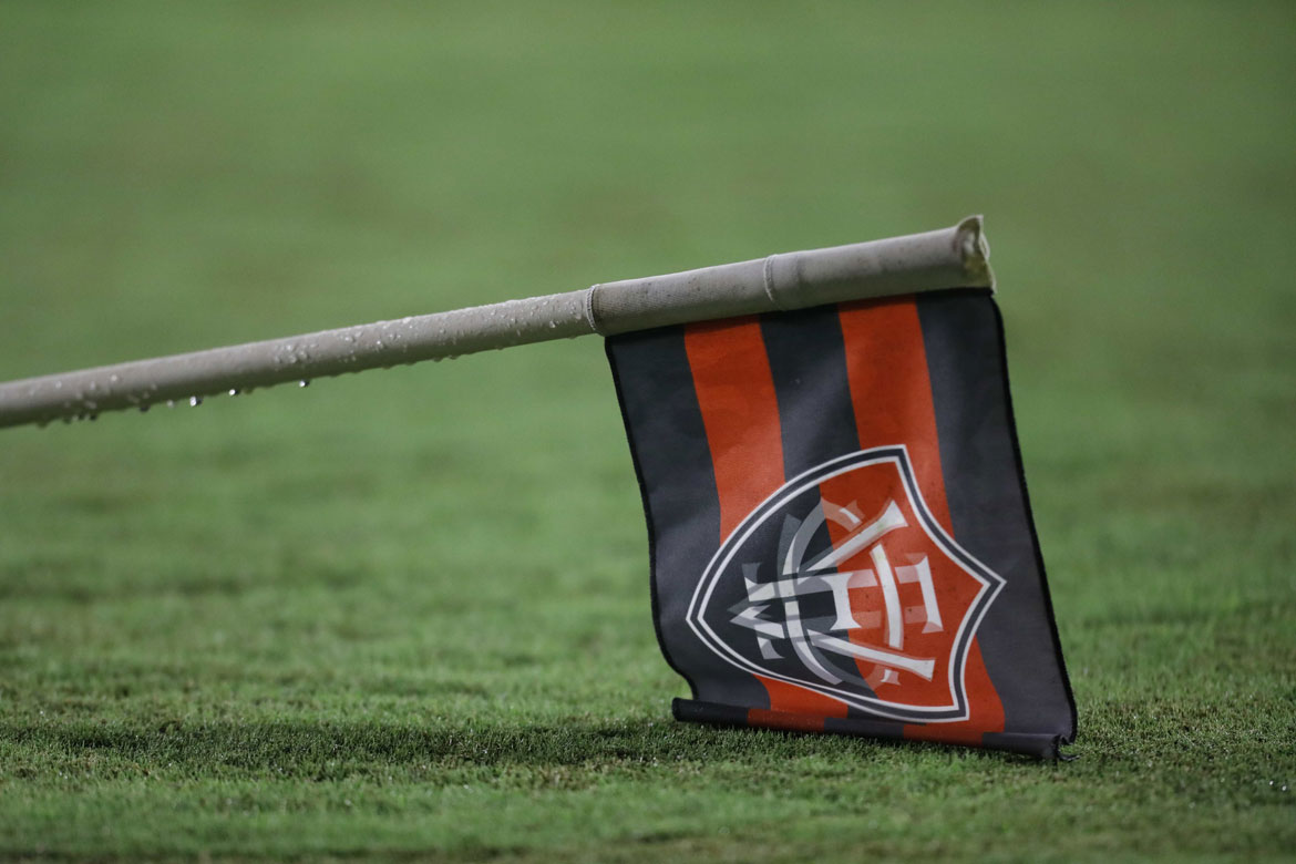 Com dois de Anselmo Ramon, Vitória bate Criciúma e finda jejum