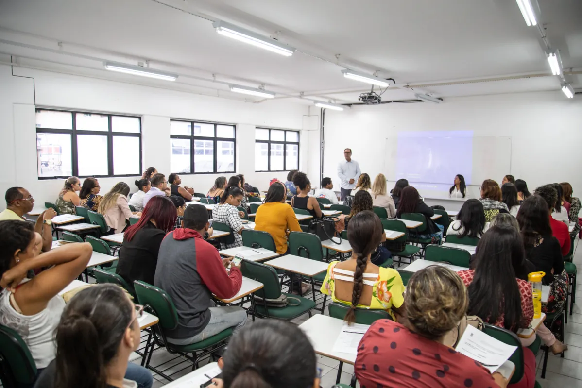 O curso “Qualificação da atenção às mulheres e adolescentes em situação de violência sexual” prossegue nesta sexta-feira (30), em Lauro de Freitas.