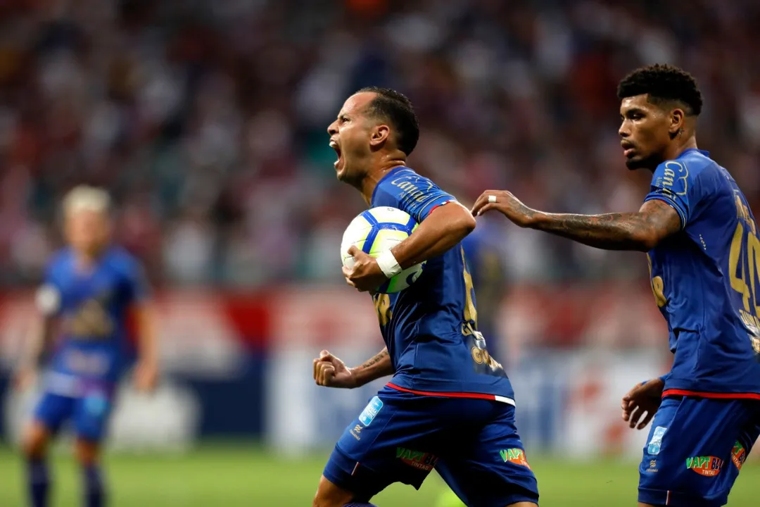 Guerra marcou o gol do empate na Arena Fonte Nova