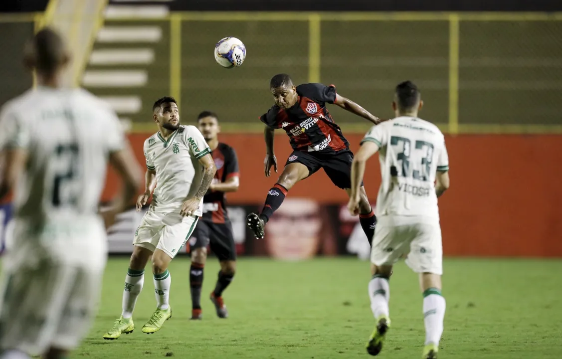 Rubro-Negro ainda teve um jogador a mais durante boa parte da segunda etapa