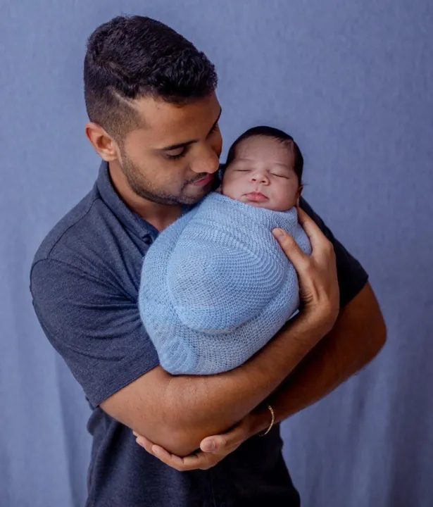 Pai de José Miguel, de apenas três meses, o enfermeiro Vitor Alves comemora pela primeira vez o Dia dos Pais